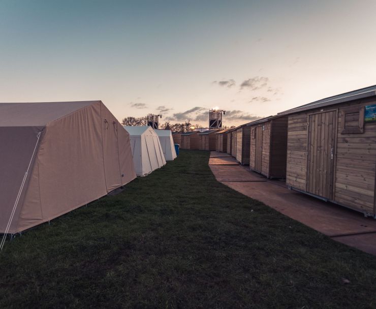 Groepstenten en Festihut op Paaspop