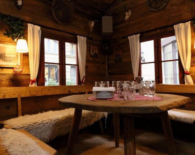 almhut-alpenhut-apres-skitent